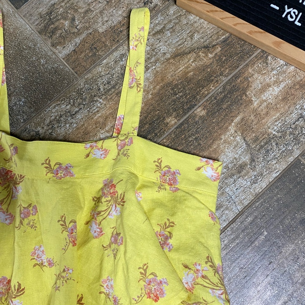 📢 3/$30📢 Linen Blend Ruffle Tank - Picture 3 of 6